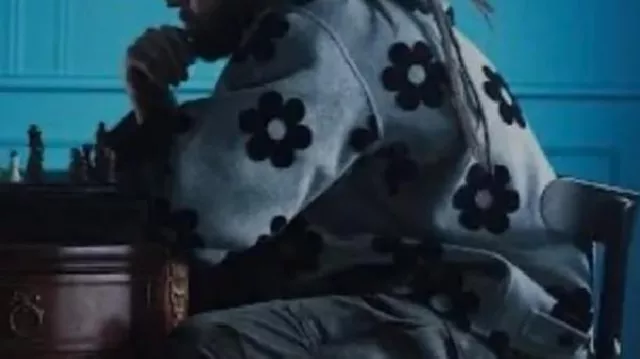 Sweat à capuche Flower porté par J. Cole dans Drake - First Person Shooter ft. J. Cole
