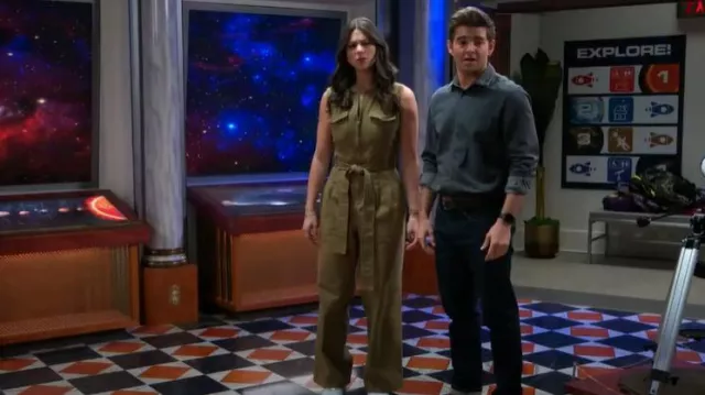 Anthropologie Forever That Girl Utility Pocket Jumpsuit portée par Phoebe Thunderman (Kira Kosarin) comme on le voit dans The Thundermans : Undercover (S01E13)