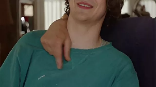 Et juste comme ce sweat-shirt ras du cou sarcelle S03 comme on le voit dans And Just Like That... (S03)