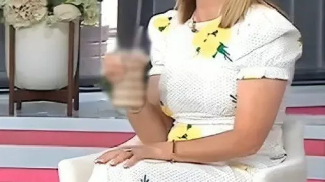 Robe à pois floraux blancs portée par Jill Martin dans The Today Show 2025