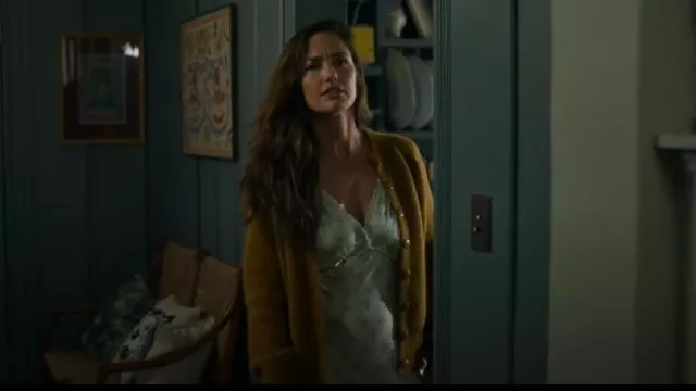 Doen Tahlia Silk Maxi Dress In Green worn by Quinn O'Grady (Minka Kelly) as  seen in Ransom Canyon (S01E07) | Spotern