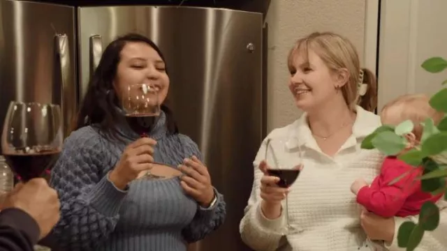Shein Calvaya Solid Collar Drop Shoulder Tee worn by Ariela Weinberg as seen in 90 Day Fiancé (S11E16)
