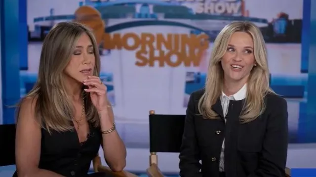 Bottega Veneta Chaqueta de algodón estructurada ligera con botones nudos usada por Reese Witherspoon como se ve en Good Morning America el 15 de septiembre de 2025