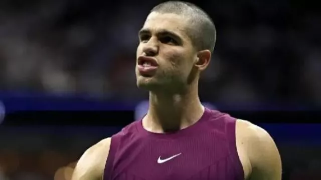Camiseta sin mangas morada del US Open 2025 usada por Carlos Alcaraz en Jannik Sinner vs. Carlos Alcaraz Highlights | Final del US Open 2025