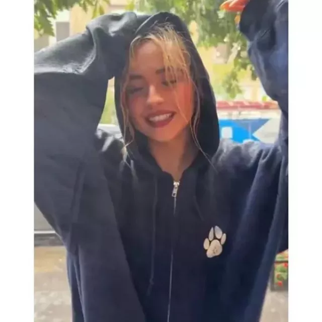 Sabrina Carpenter Je Bois Juste Pour Appeler Quelqu’un Sweat À Capuche (Sabrina Carpenter) en SabrinaCarpenter