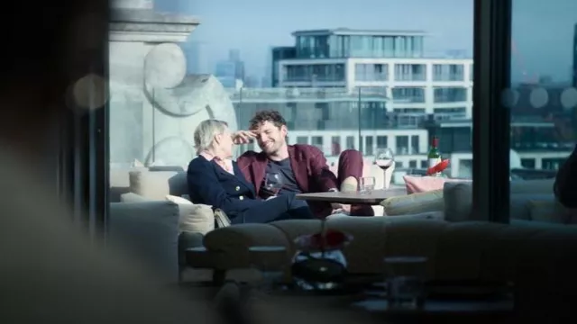 Blazer cruzado de Ralph Lauren usado por Laura (Robin Wright) como se ve en The Girlfriend (S01E04)