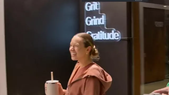 Lululemon Scuba Oversized Full Zip worn by Lauren O'Brien as seen in Love Is Blind (S08E09)