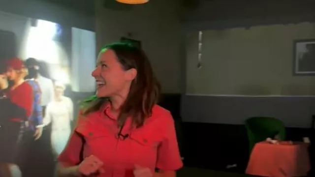 Combinaison utilitaire ceinturée Frame Le Bardot portée par Maggie Rulli vue dans Good Morning America le 19 septembre 2025