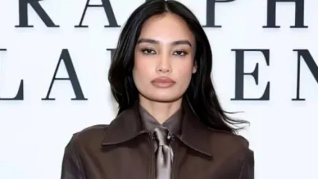 Kelsey Merritt Ralph Lauren Show Brown Bomber Jacket worn by Kelsey Merritt in Calvin Klein | Fall/Winter 2025/26 | New York Fashion Week