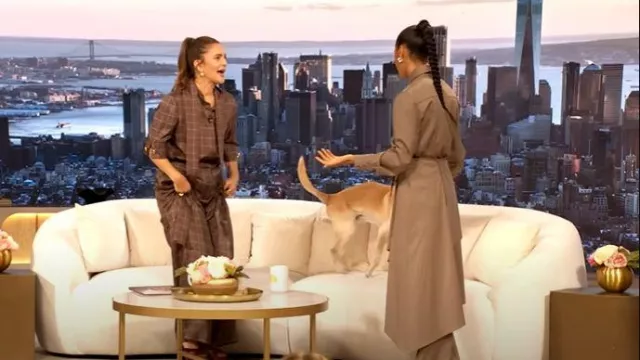 Oscar de la Renta Prince of Wales-check Trousers worn by Drew Barrymore as seen in The Drew Barrymore Show on September 22, 2025