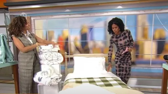 Pantalon taille haute à carreaux Kenneth Cole porté par Gabrielle Kerr comme on le voit dans CBS Mornings le 23 septembre 2025