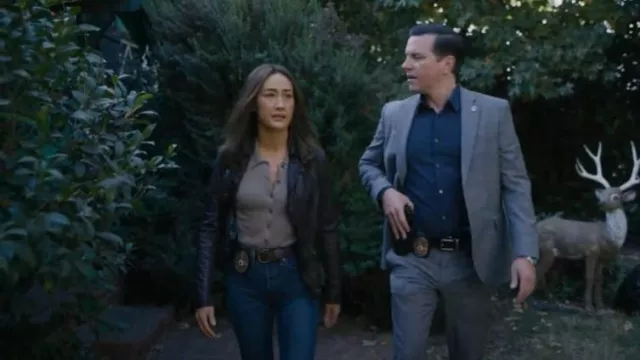 Levi's Premium Wedgie Bootcut Jeans worn by Detective Renée Ballard (Maggie Q) as seen in Ballard (S01E09)