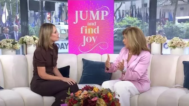 Pantalones acampanados de cintura alta con cinturón Zimmermann Luminosity usados por Savannah Guthrie como se ve en Today el 23 de septiembre de 2025