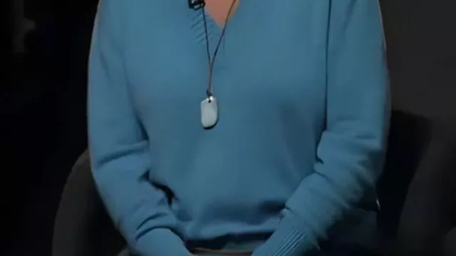 Sweater worn by Reba McEntire in The Voice