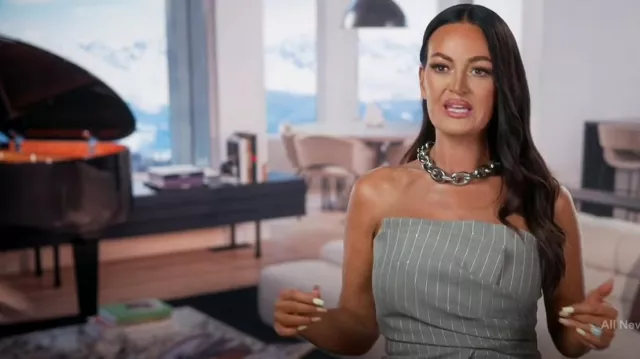 Le chemisier bustier Sei Wrap porté par Lisa Barlow comme on le voit dans The Real Housewives of Salt Lake City (S06E02)