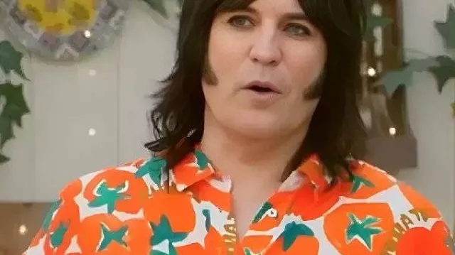Gran camiseta británica de tomate Bake Off S16 Noel Fielding