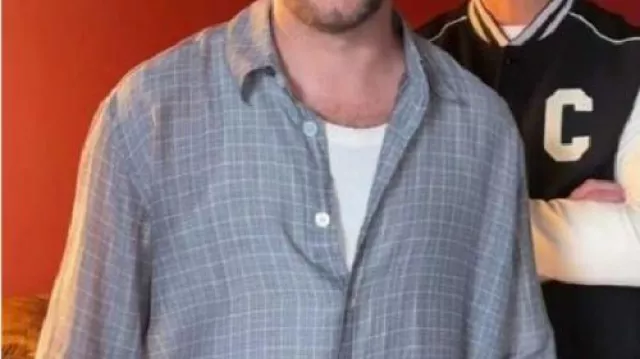 Chemise à carreaux grise portée par Niall Horan dans The Voice S28