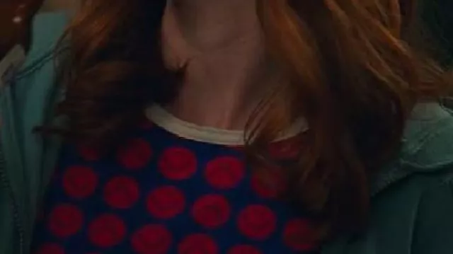 Top de caras emoji usado por Gwen Sanders (Stephanie Koenig) en Profesor de inglés