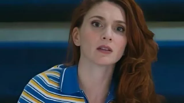 Pull zippé rayé de professeur d’anglais porté par Gwen Sanders (Stephanie Koenig) comme on le voit dans Professeur d’anglais (S01E05)
