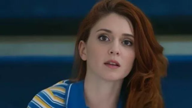 Professeur d’anglais Pull rayé demi-zip porté par Gwen Sanders (Stephanie Koenig) comme on le voit dans Professeur d’anglais (S01E06)