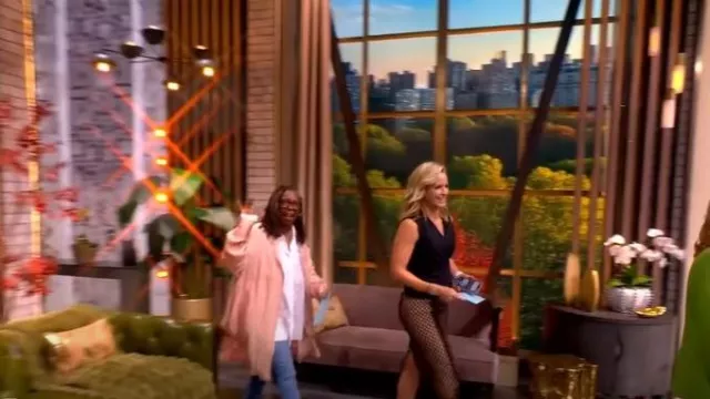 Falda de red GG de Gucci con adornos de encaje usada por Sara Haines como se ve en The View el 25 de septiembre de 2025