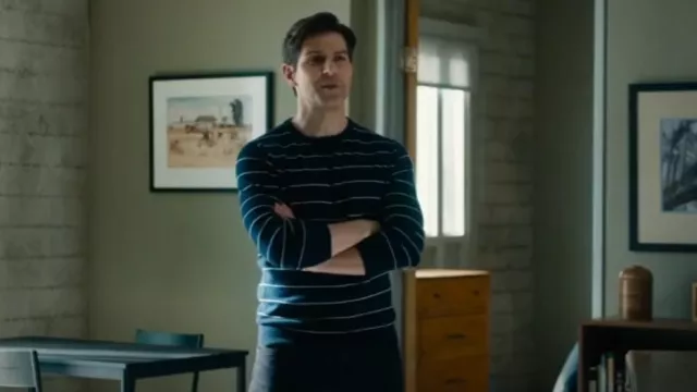 J Crew Pull à col rond en cachemire à rayures porté par Mark comme on le voit dans High Potential (S02E02)