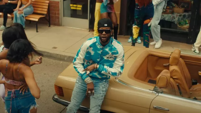 Amiri Light Vintage Indigo Paint Splatter MX1 Jeans porté par 2 Chainz en Yung Bleu, Chris Brown, 2 Chainz - Baddest (Vidéo Officielle)