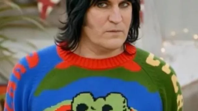 Gran Suéter de Mago Lagarto Bake Off de Celebridades usado por el Self - Anfitrión (Noel Fielding) como se ve en The Great Celebrity Bake Off para Stand Up To Cancer (S08E04)