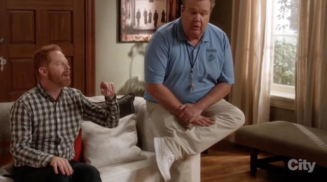 Les chaussures New Balance blanches dans Modern Family