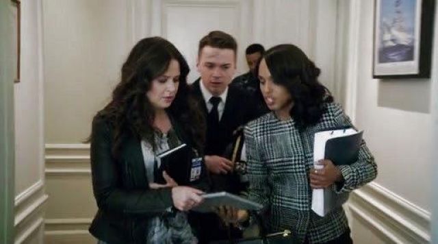 The jacket Olivia Pope (Kerry Washington) in Scandal S04E21