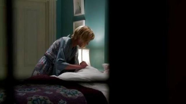 La robe de chambre d'Elizabeth North (Portia de Rossi) dans Scandal S4E11