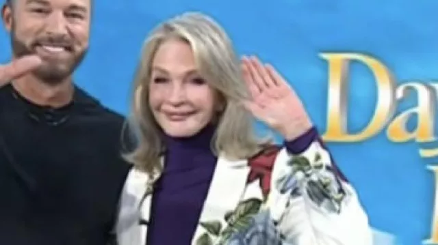 The Today Show 2025 Deidre Hall Blazer floral (Deidre Hall) en Today