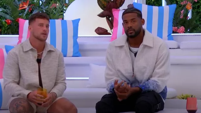 Chaqueta de forro polar con degradado Yitai usada por Chris Seeley como se ve en Love Island Games (S02E06)