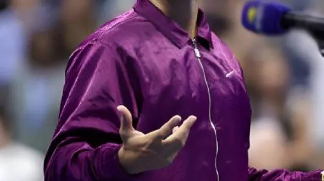 Chaqueta morada usada por Carlos Alcaraz en el US Open 2025