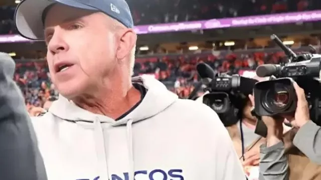 Sean Payton BRONCOS FOOTBALL Sweat à capuche en HC Sean Payton sur la performance de CB Riley Moss contre les Bengals : « J’ai trouvé qu’il a joué de manière exceptionnelle »