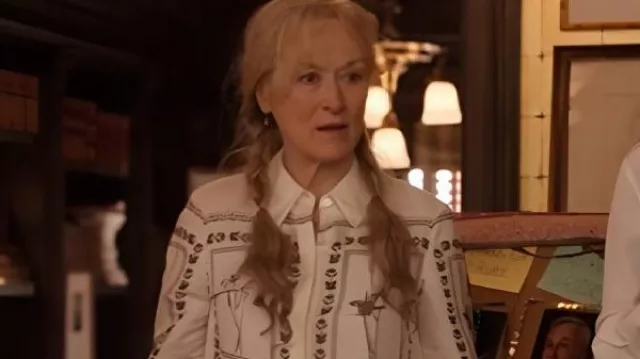 Meryl Streep Only Murders in the Building S05 Blusa estampada como se ve en Only Murders in the Building (S05E06)