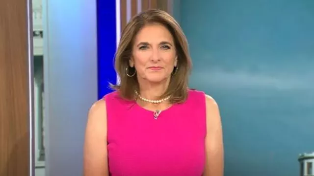 Robe fourreau en crêpe double face en laine vierge Akris portée par Jill Schlesinger comme on le voit dans CBS Mornings le 30 septembre 2025