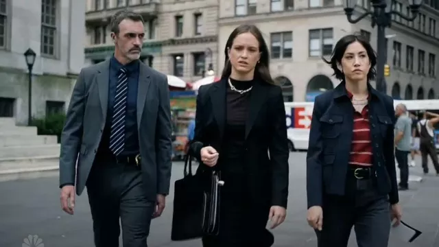 Ferragamo Single-Breasted Cotton Blazer worn by Vincent Riley (Reid Scott) as seen in Law & Order (S25E01)