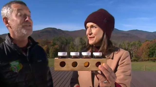 Manteau en laine mélangée Boden Durham porté par Maggie Rulli, vu dans Good Morning America le 2 octobre 2025