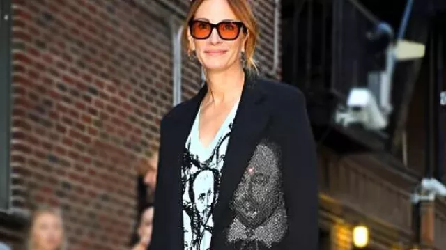 Julia Roberts The Late Show With Stephen Colbert S11 Manteau noir porté par Julia Roberts dans The Late Show with Stephen Colbert