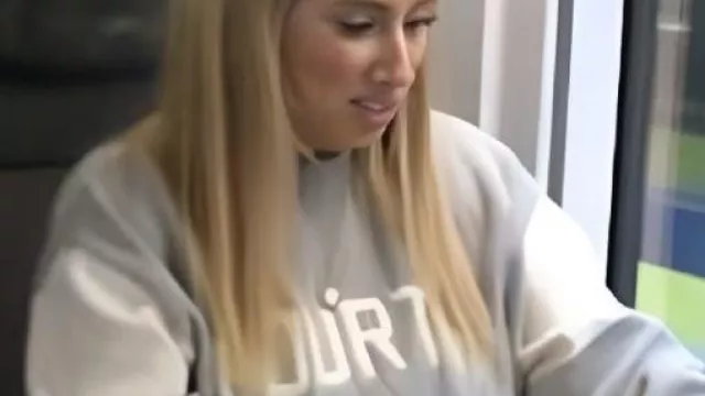 Stacey And Joe S02 Stacey Solomon Grey Jumper