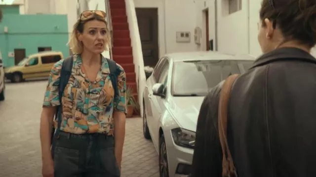 Asos Design Relaxed Camp Collar Shirt With Vintage Abstract Hawaiian Print worn by Bert (Suranne Jones) as seen in Frauds (S01E02)