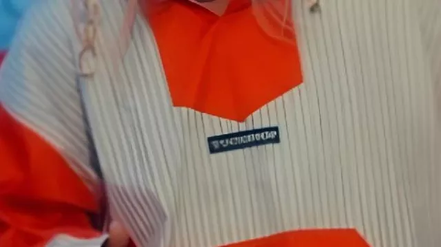 Sudadera con capucha naranja usada por Chelsea Gray en ALAN IS CALLING FOR ME...? ????