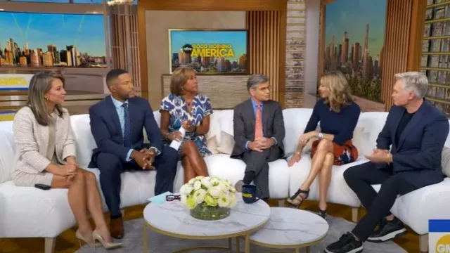 Vestido de Vanessa Bruno Amarilla usado por Robin Roberts como se ve en Good Morning America el 7 de octubre de 2025