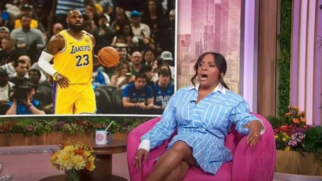 Veronica Beard Poppe Vestido camisero a rayas usado por Sherri Shepherd como se ve en Sherri el 8 de octubre de 2025