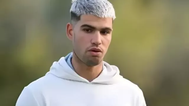 Carlos Alcaraz Open de España 2025 Hoodie in Carlos Alcaraz disfruta del golf en Madrid junto a Jon Rahm I MARCA