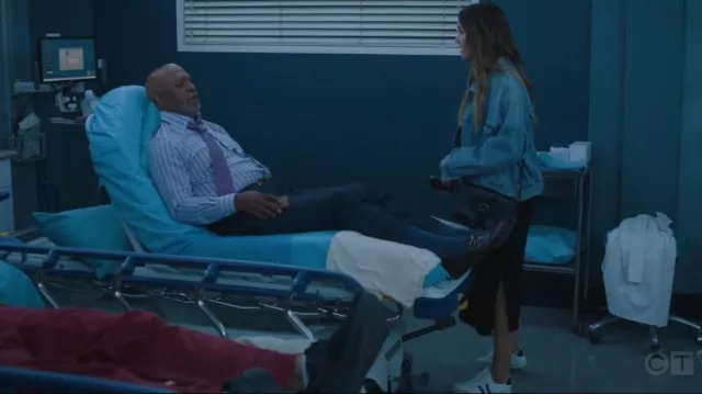 Zapatilla de cordones Celine Jogger Low en piel de becerro y gamuza de becerro usada por Jo Wilson (Camilla Luddington) como se ve en Grey's Anatomy (S22E01)