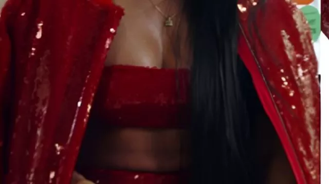 Veste à paillettes rouges portée par (Keiarna Stewart) dans The Real Housewives of Potomac