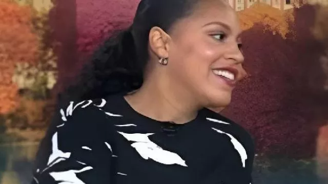 The Today Show 2025 Sheinelle Suéter floral negro como se ve en Today