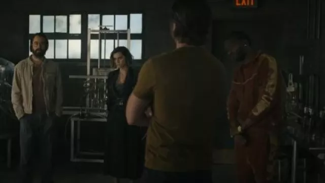 PRPS Deer Valley Jogger porté par Tyson Mitchell (Jay Will) tel qu’on le voit dans Tulsa King (S03E04)